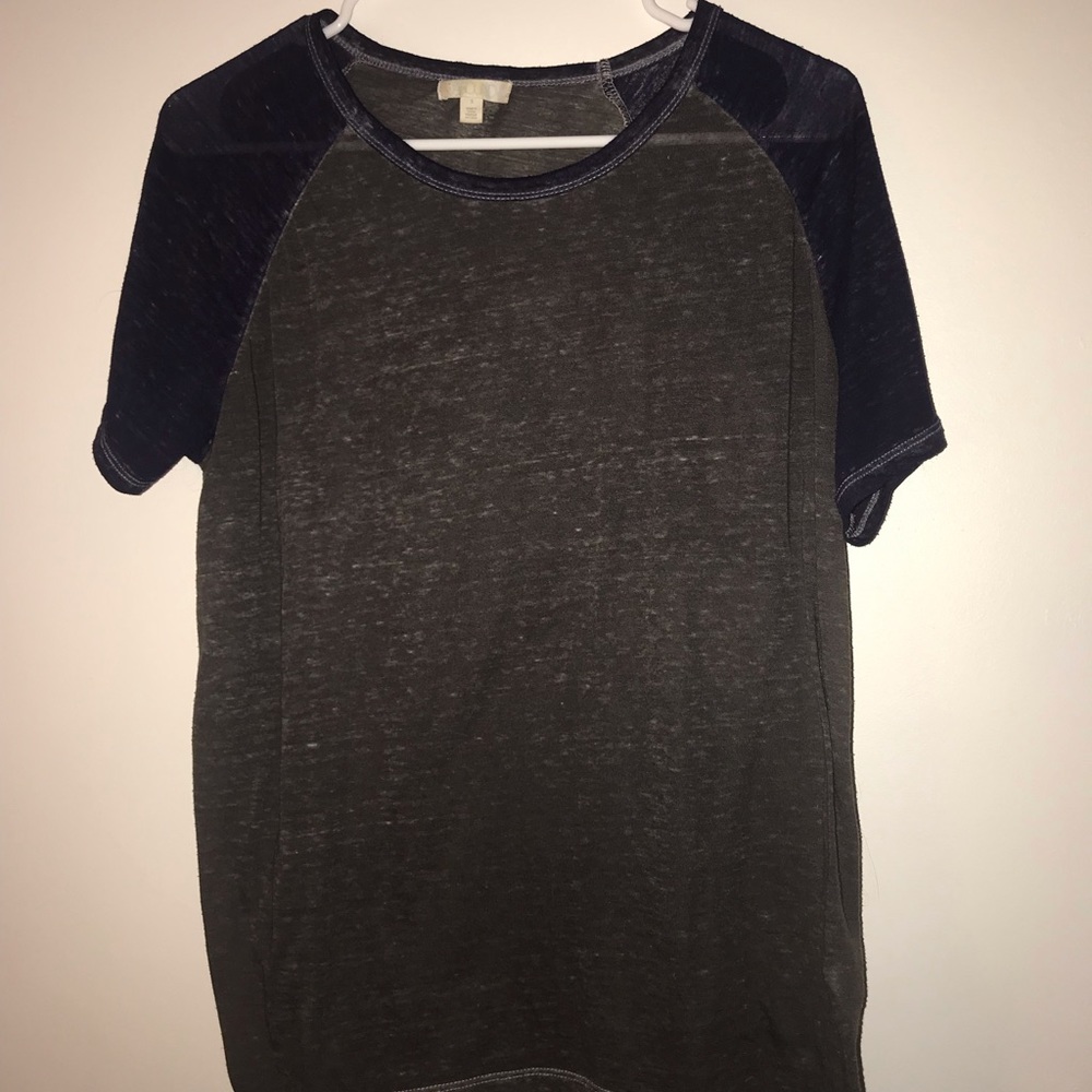 Gray and purple T-shirt